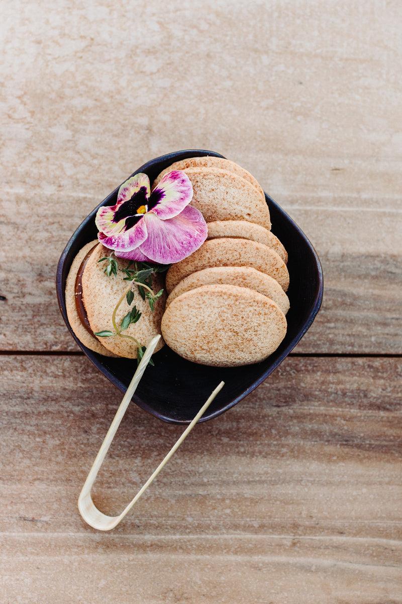 Snickerdoodle Alfajores Cookies